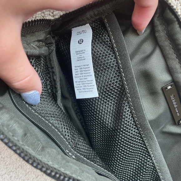 lululemon everywhere belt bag - Picture 6 of 9